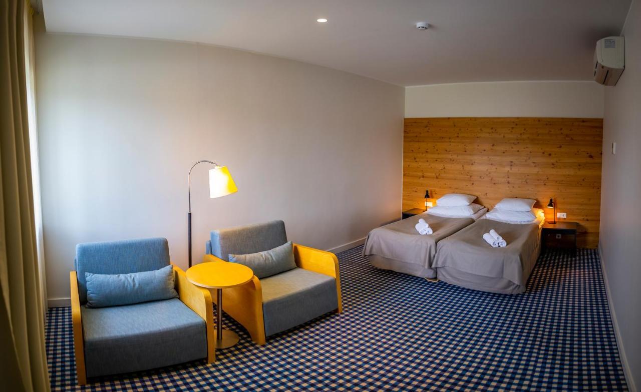 Kassari Puhkekeskus Hotell Käina Exteriör bild
